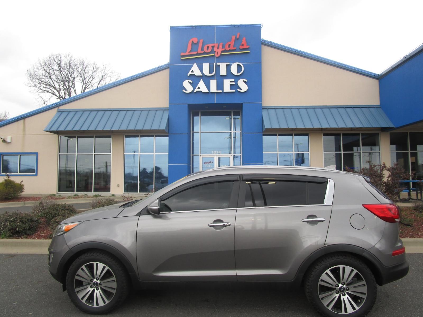 2014 SILVER /GRAY Kia Sportage EX FWD (KNDPC3AC9E7) with an 2.4L V6 DOHC 24V engine, 6-Speed Automatic transmission, located at 1814 Albert Pike Road, Hot Springs, AR, 71913, (501) 623-1717, 34.494228, -93.094070 - Photo #0